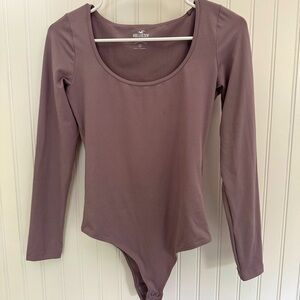 Hollister Light Gray Long Sleeve Bodysuit